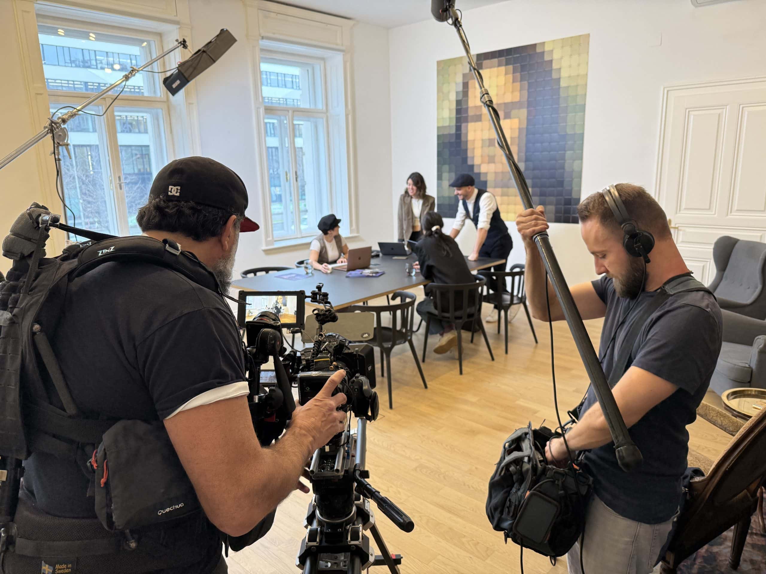 Contentreich spricht mit Kamerateam über Social Media Trends